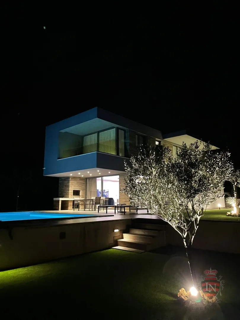 luksuzna vila 179 m2 s bazenom + okućnica, otok krk - slika 28