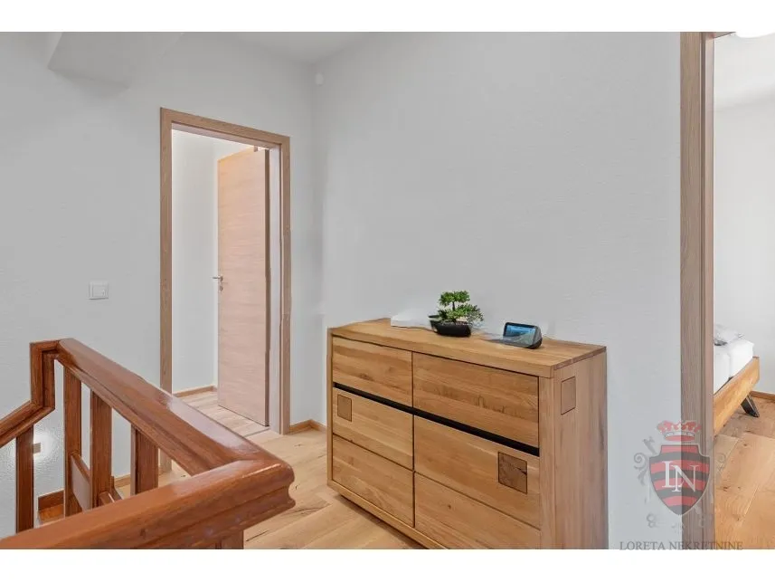 vila u blizini mora 302 m2, labin, istra - slika 29