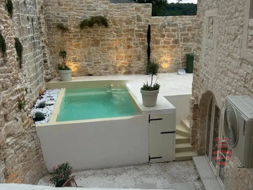 kamena kuća s bazenom 160 m2, tinjan - slika 3