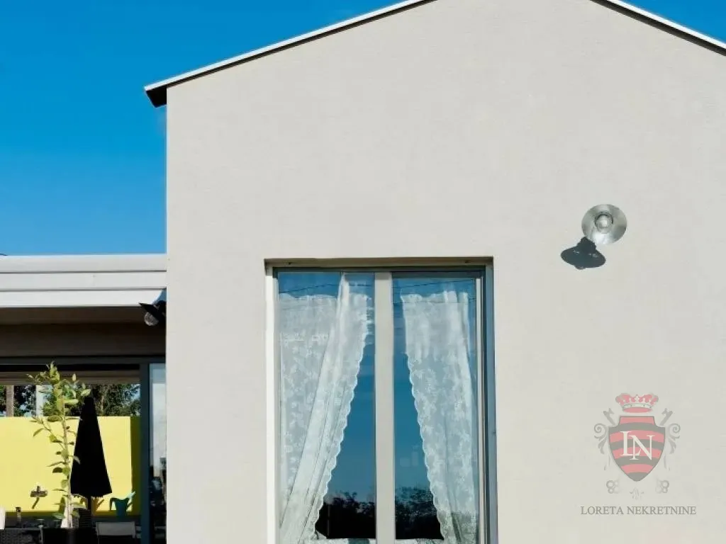 kuća poreč 120 m2 na parceli od 324 m2 - slika 4