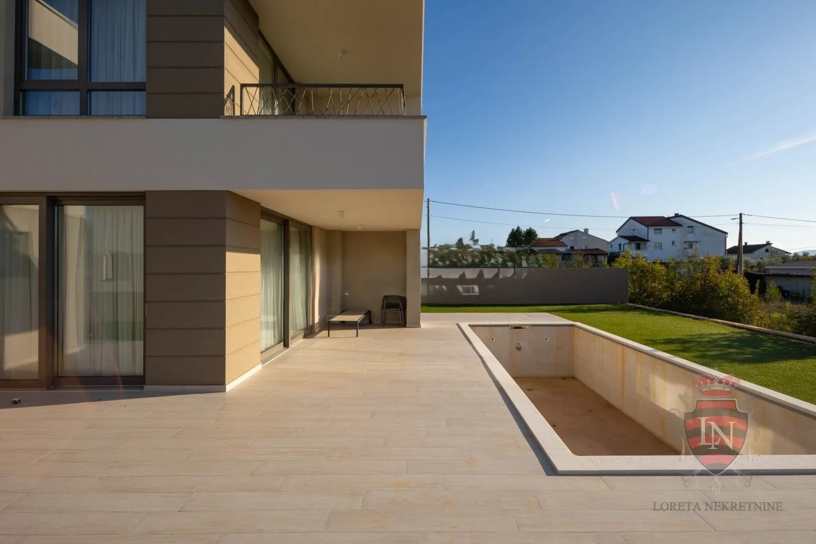 moderna vila sa bazenom krk, 165 m2 + okućnica - slika 5