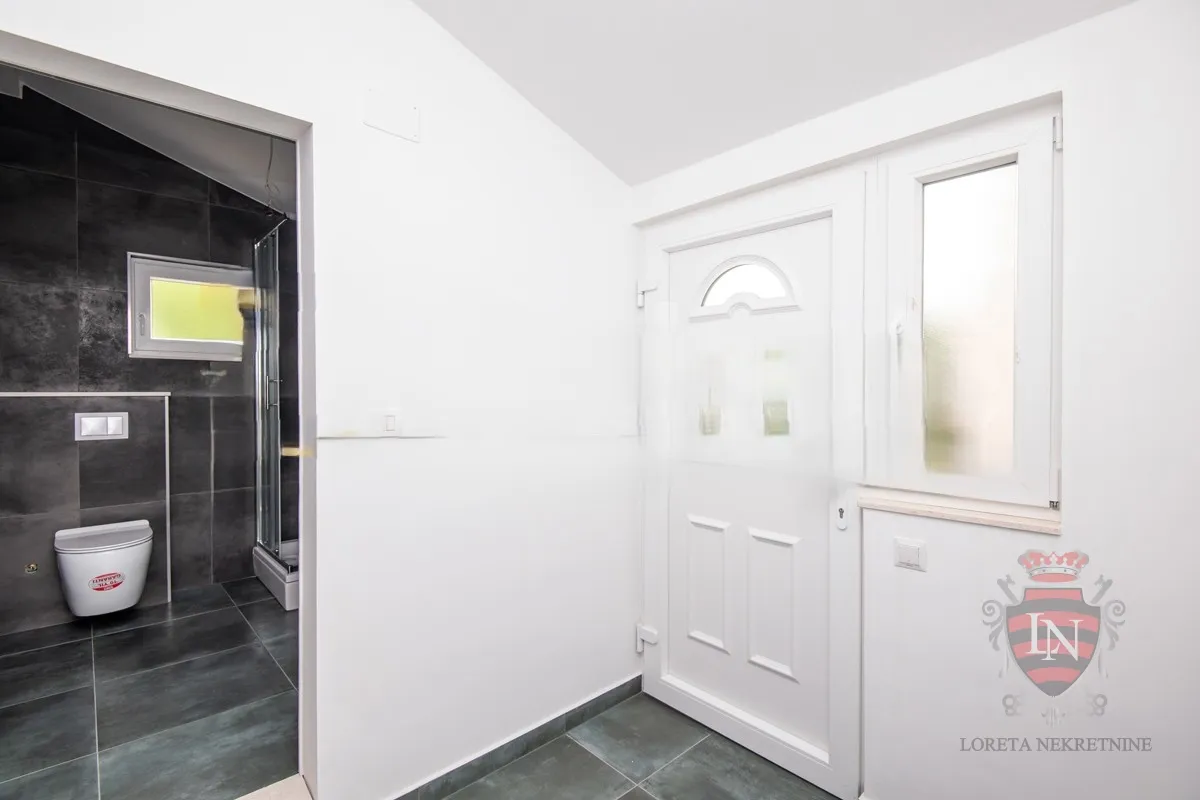 renoviran stan 80 m2, šibenik - slika 8