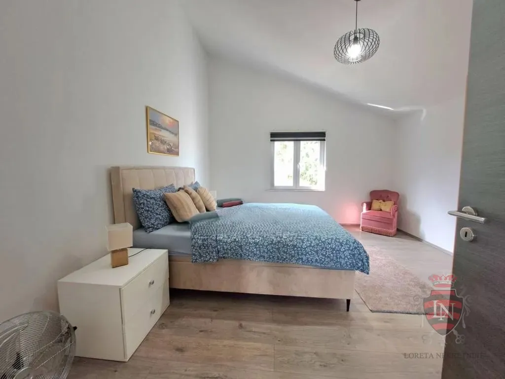 kuća s pogledom na more i bazenom, poreč - slika 13