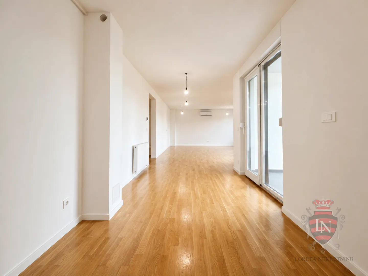 prostran i funkcionalan s lođom i parkirnim mjestom , arena, blato, 116,38 m2 - slika 7