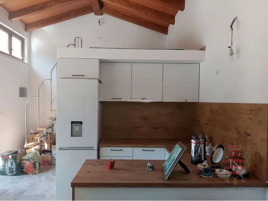 kamena kuća s bazenom i velikom okućnicom, labin - slika 24