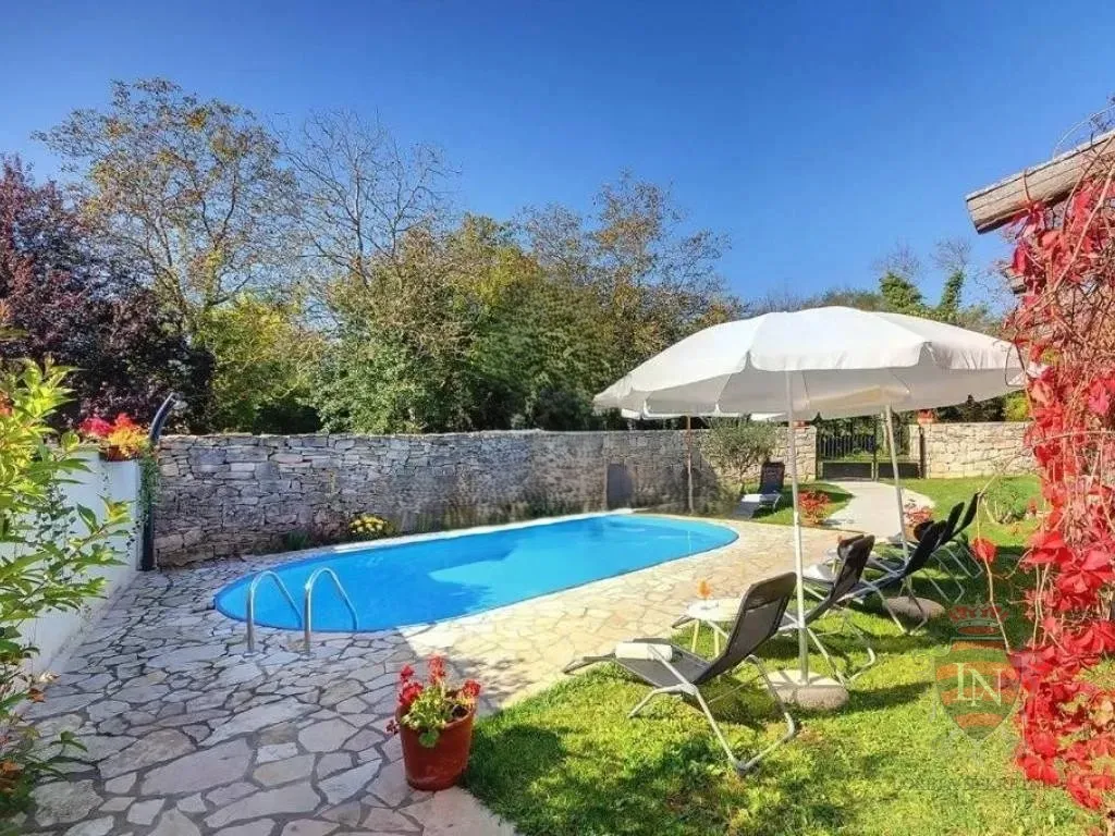 kamena kuća s bazenom, gračišće, istra - slika 13