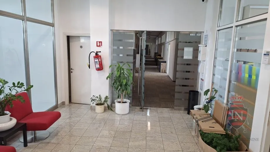 zakup uredskog prostora, neto površine 300,00 m² + parking, žitnjak - slika 12