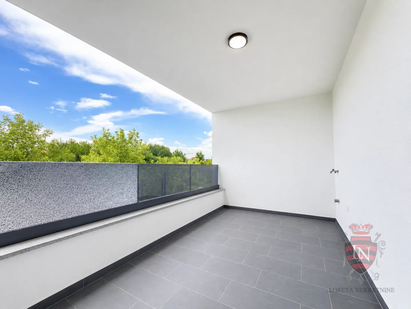 prostran i funkcionalan s lođom i parkirnim mjestom , arena, blato, 116,38 m2 - slika 21