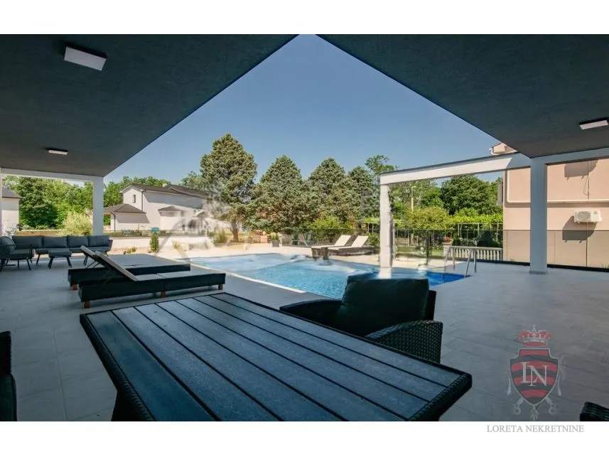 moderna kuća s bazenom, labin 187 m2 - slika 7