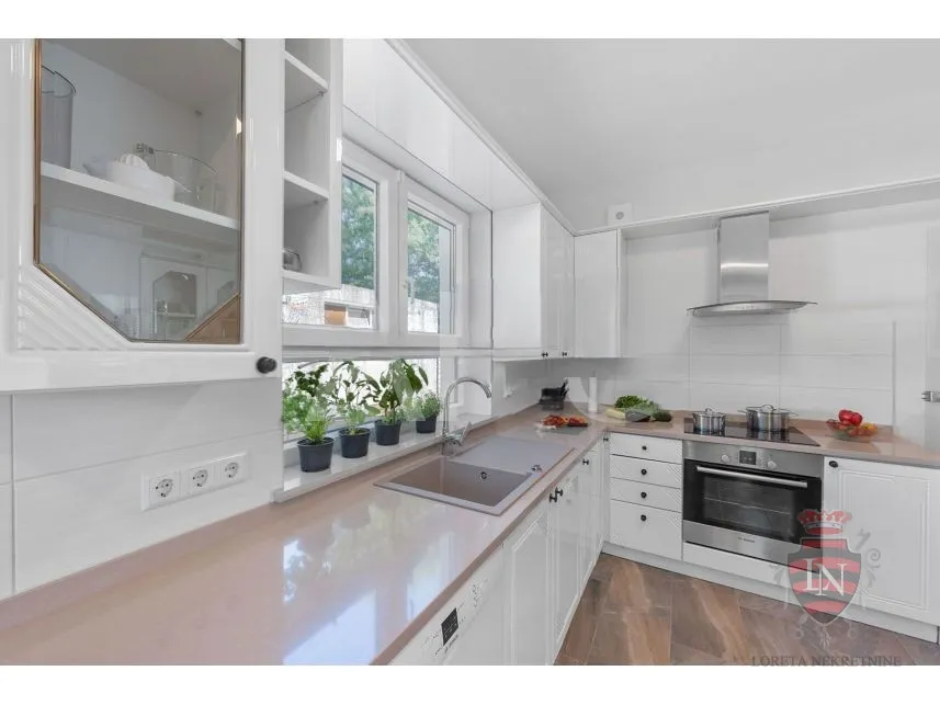 vila u blizini mora 302 m2, labin, istra - slika 16