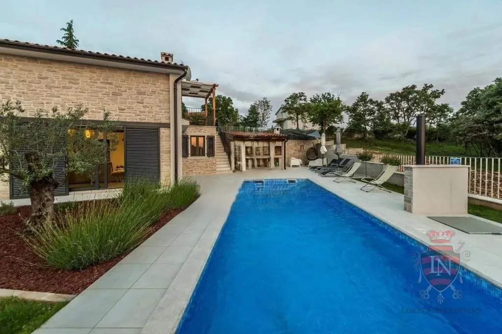 kuća s bazenom 145 m2, tinjan, istra - slika 2