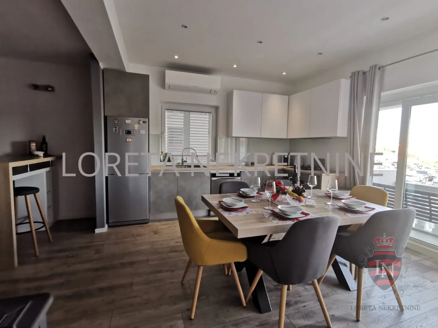 etažirana poslovno-stambena zgrada,tribunj, 397.00 m2, top lokacija! - slika 8