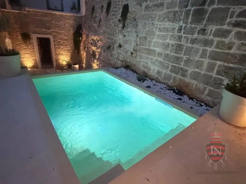 kamena kuća s bazenom 160 m2, tinjan - slika 6