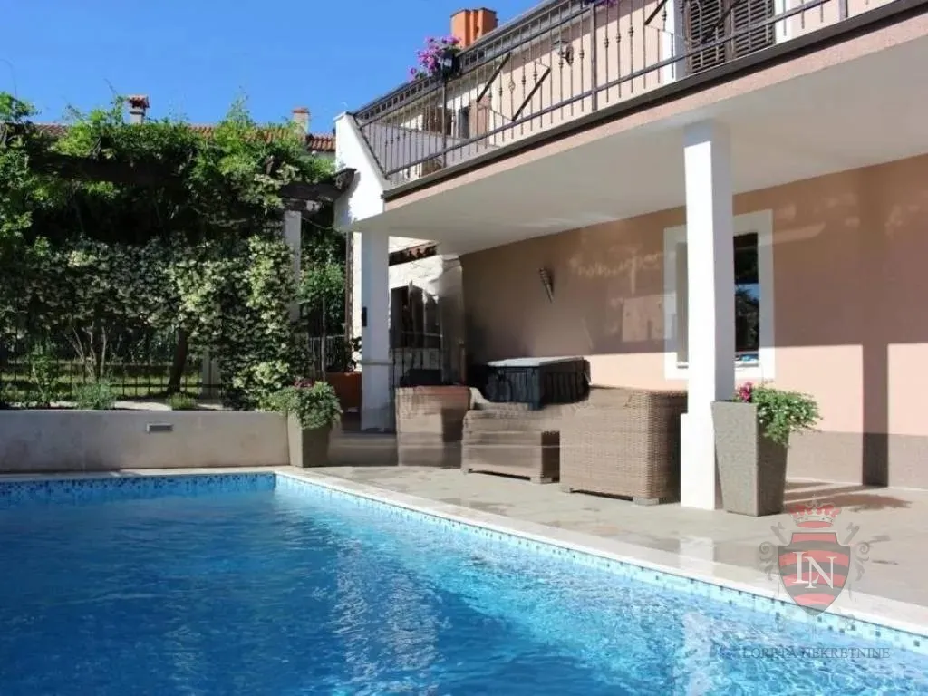 Kuća s bazenom Buje 220 m2 - Momjan, Buje