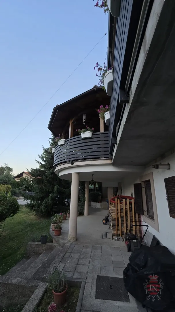 samobor kuća 396 m2 na parceli od 1000 m2 - slika 20