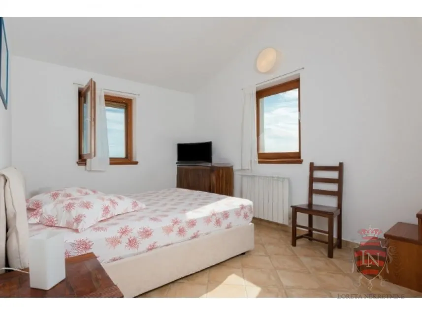 kuća s bazenom 175 m2, labin, istra - slika 8