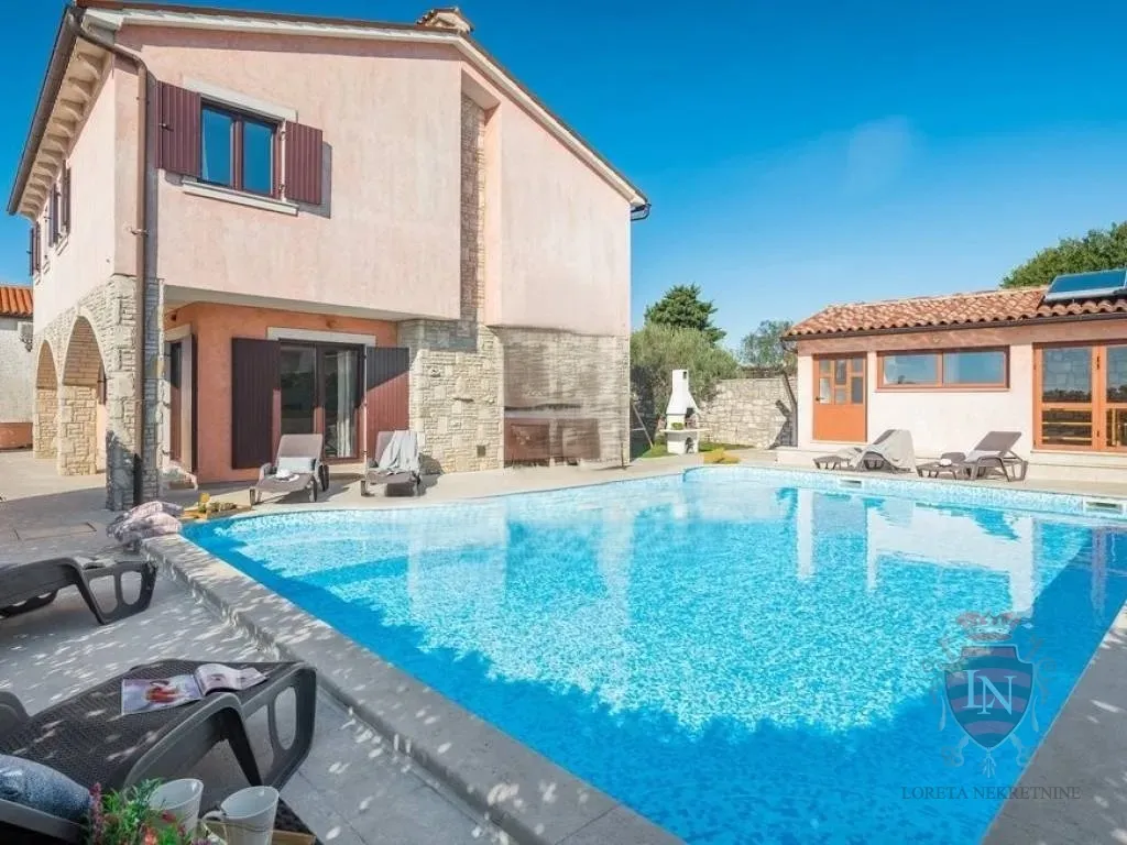 Kuća s bazenom 160 m2, Barban