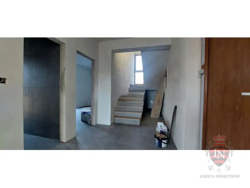 vila labin 169 m2 na parceli 1300 m2 - slika 26