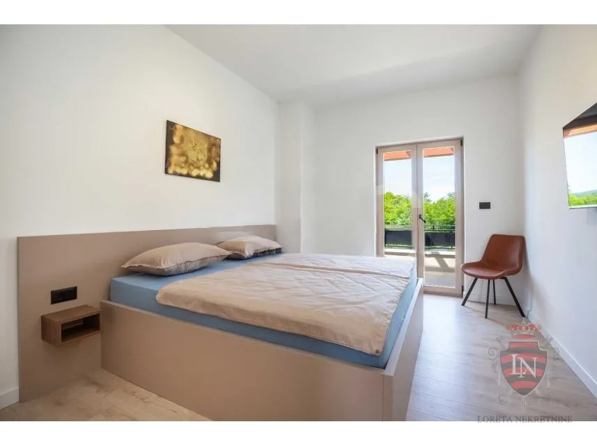 vila s bazenom na parceli od 1 300 m2, labin, istra - slika 25