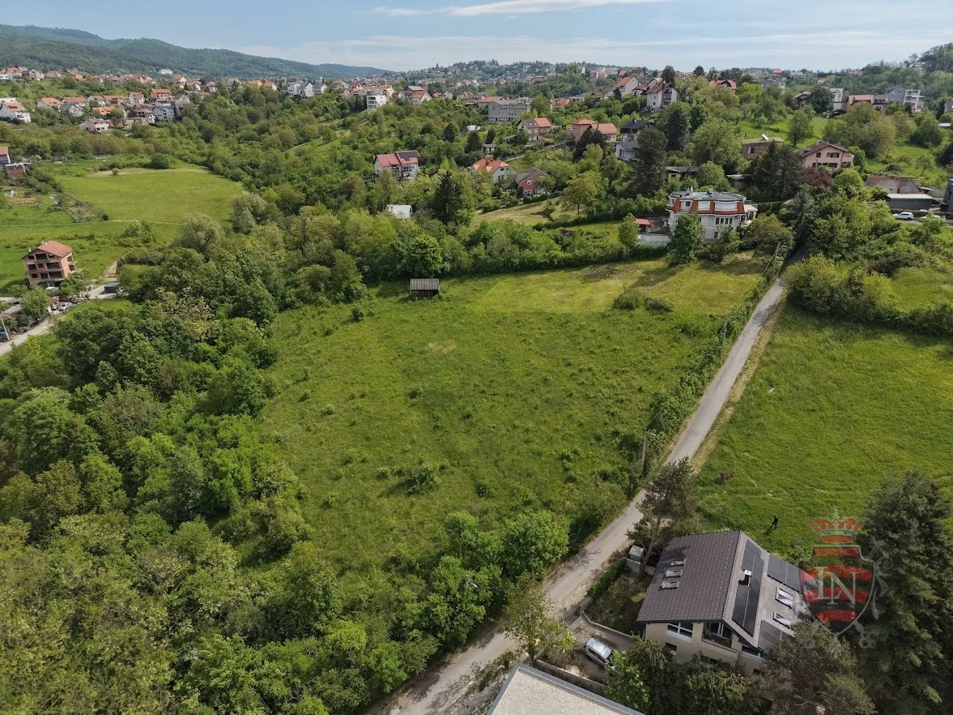 mikulići — građevinsko zemljište 702 m² | pravilan oblik, pogled i 160 €/m² - slika 3
