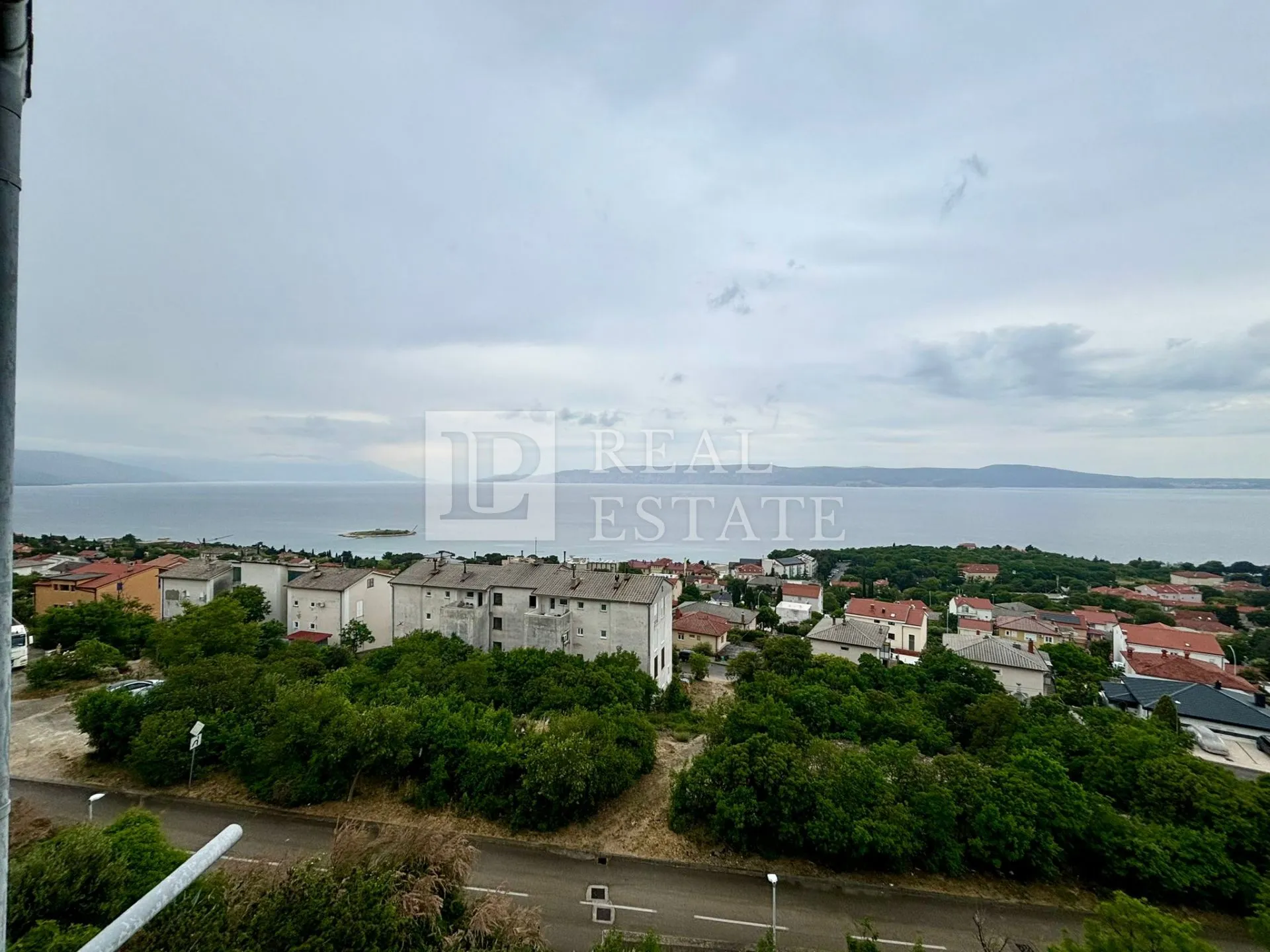novi vinodolski – dvoetažni stan s panoramskim pogledom na more - slika 32