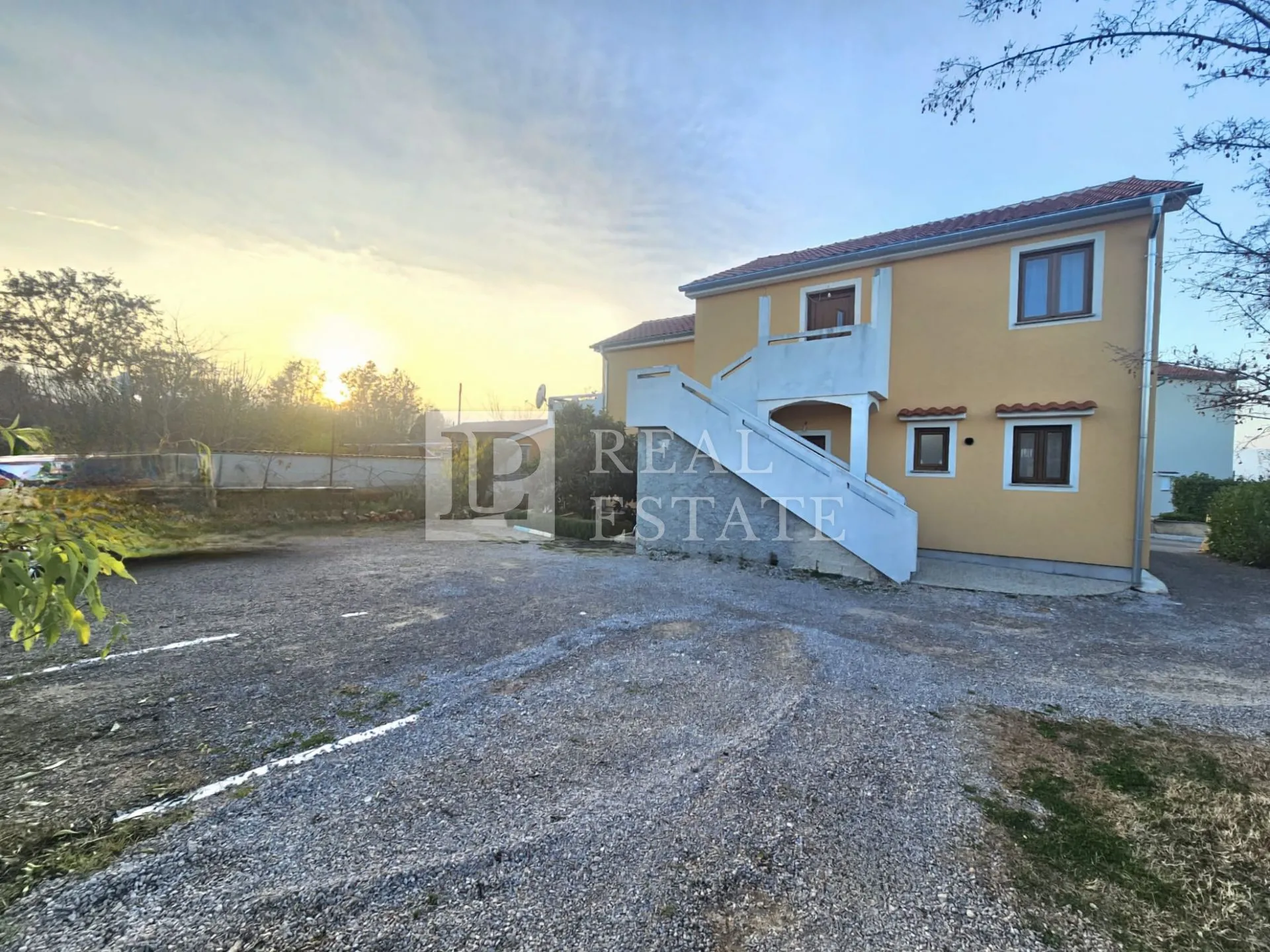 malinska, otok krk - moderno uređeni jednosobni stan s okućnicom - slika 25