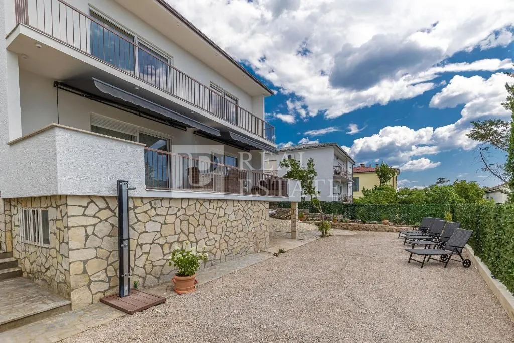 crikvenica - predivno uređena samostojeća kuća - slika 23
