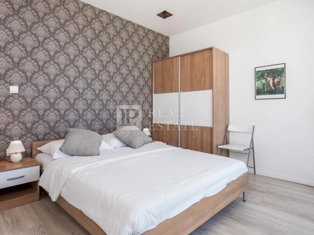 kostrena - moderna vila s bazenom - slika 17