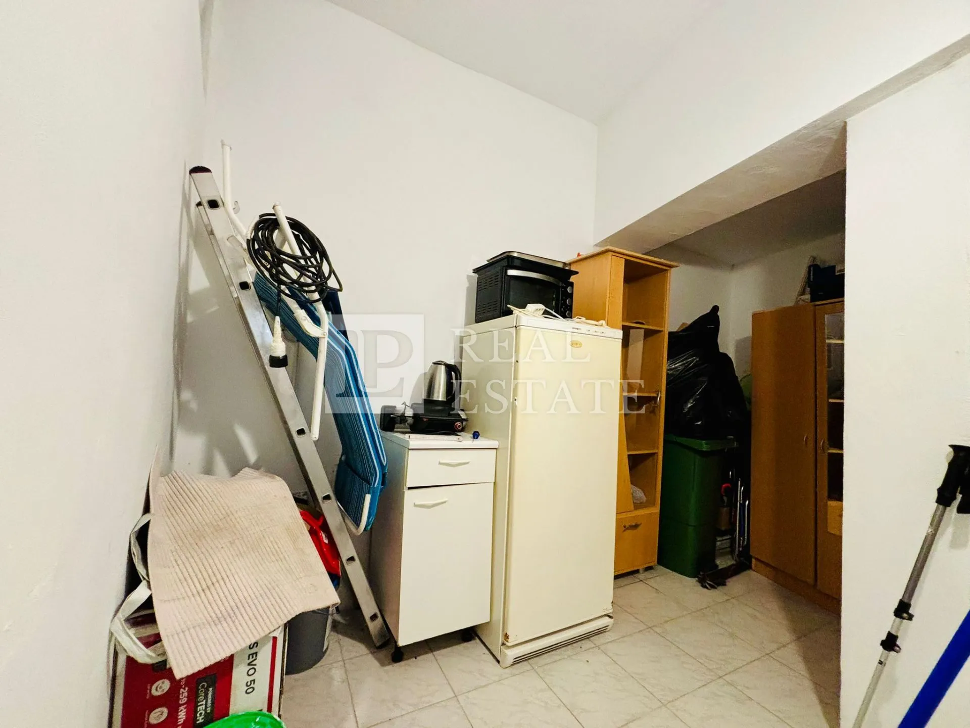 jadranovo - trosobni stan s predivnom terasom - slika 22