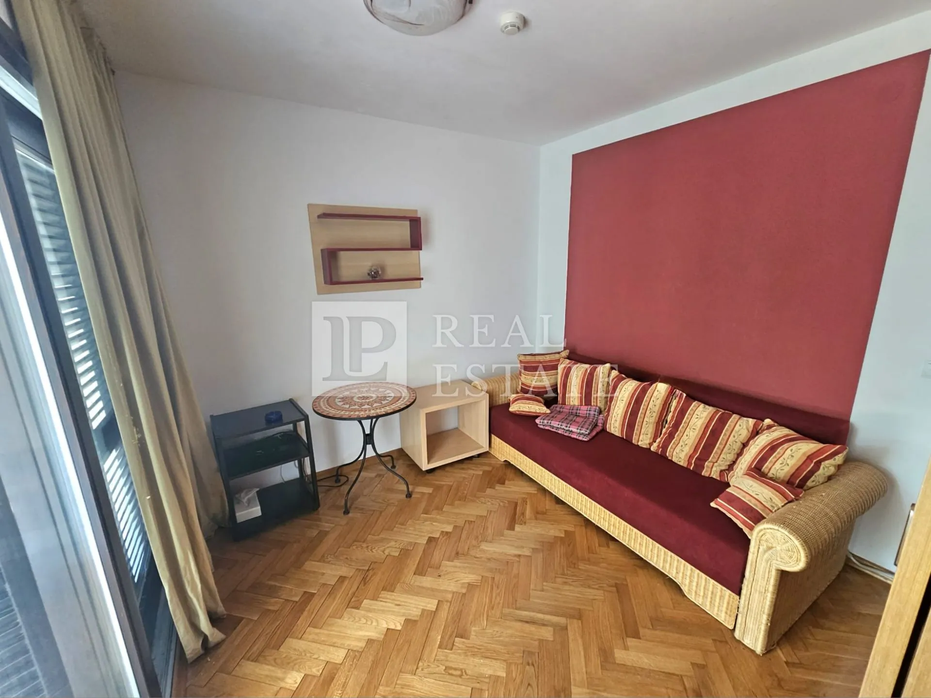 jadranovo - apartmanska vila s bazenom u prvom redu do mora - slika 18