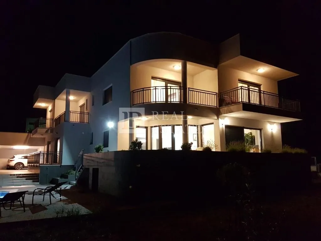 crikvenica - raskošna vila s pogledom na more - slika 10