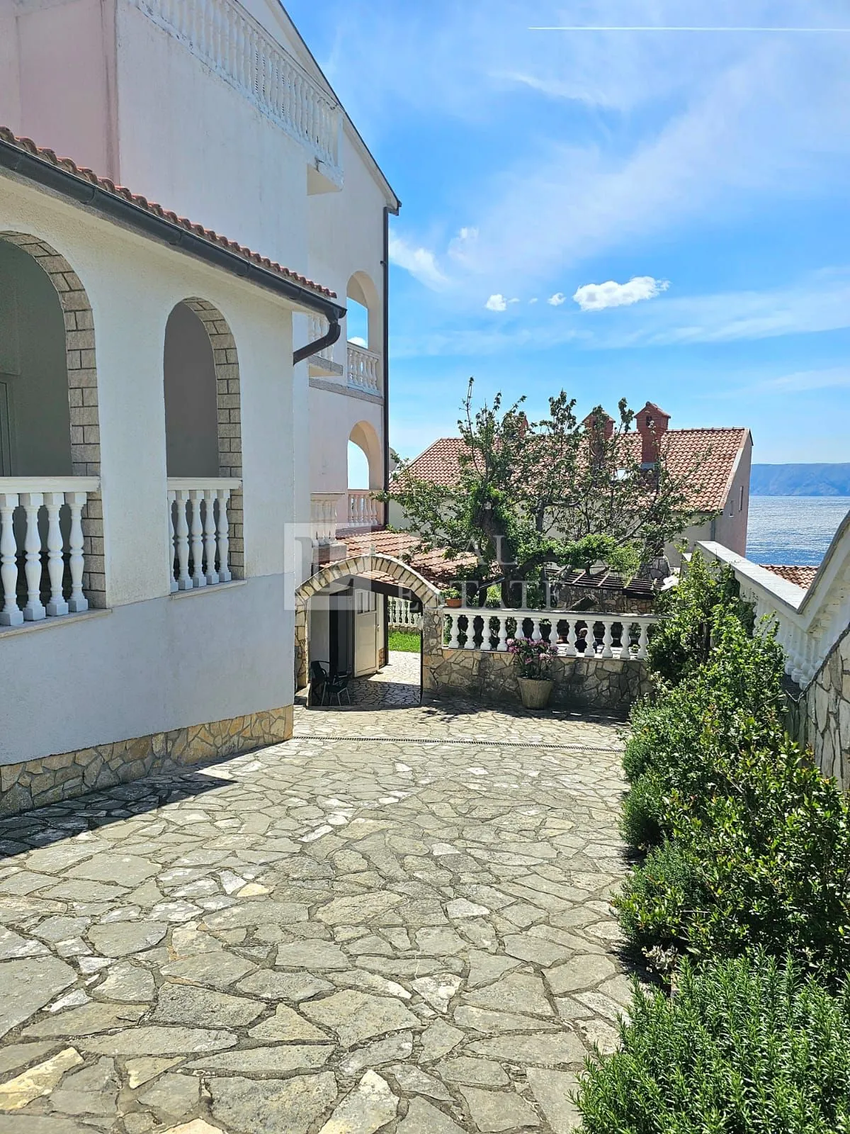 novi vinodolski - prostrana kuća 120 metara od mora - slika 44