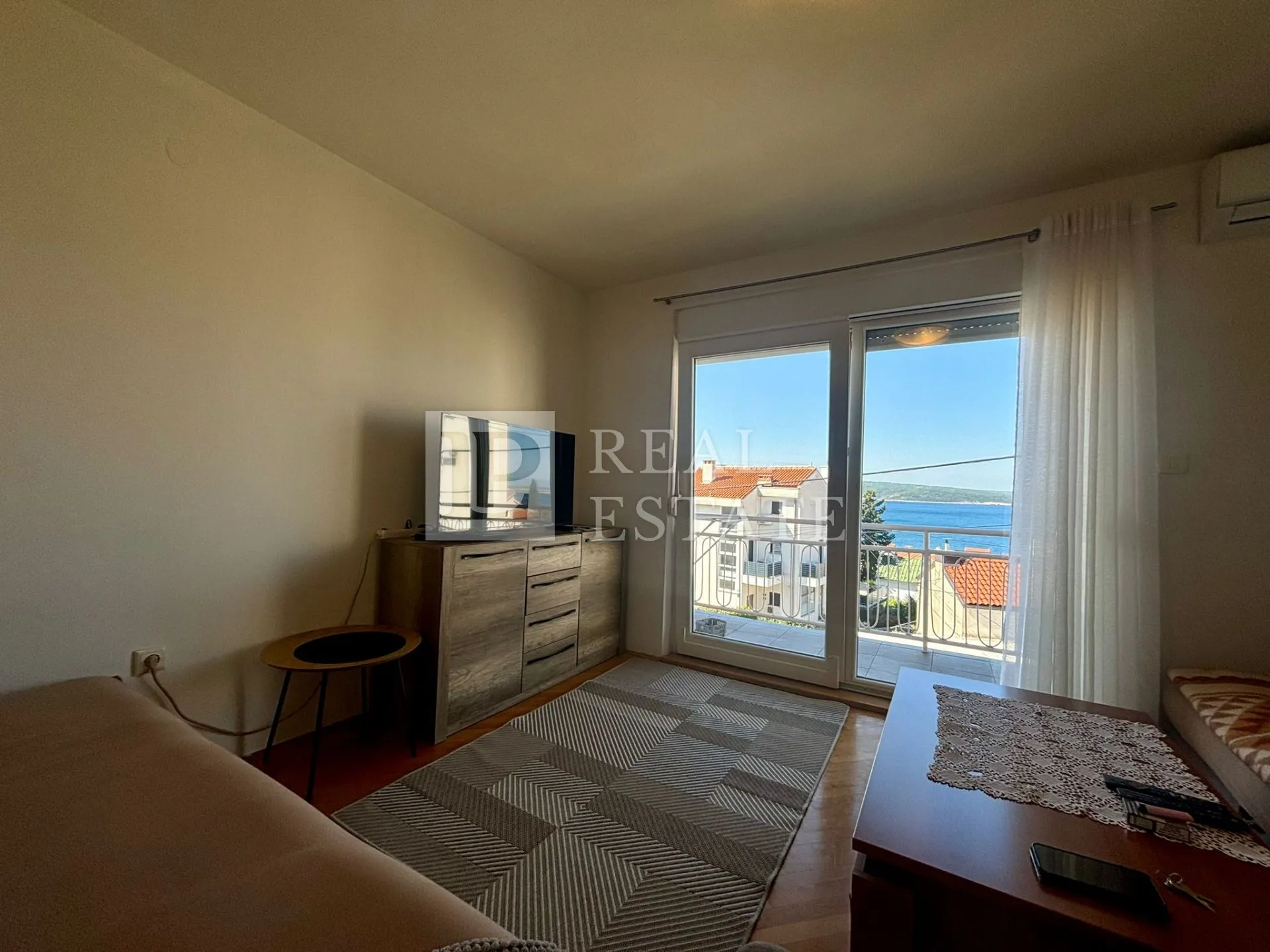 CRIKVENICA – stan s 2 balkona i predivnim pogledom na more
