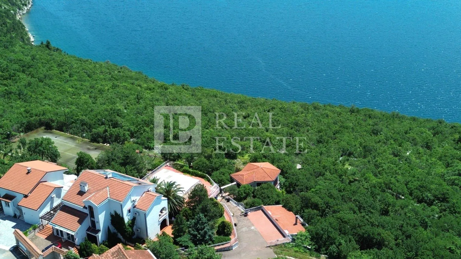 JADRANOVO - apartmanska vila s bazenom u prvom redu do mora - Jadranovo, Crikvenica