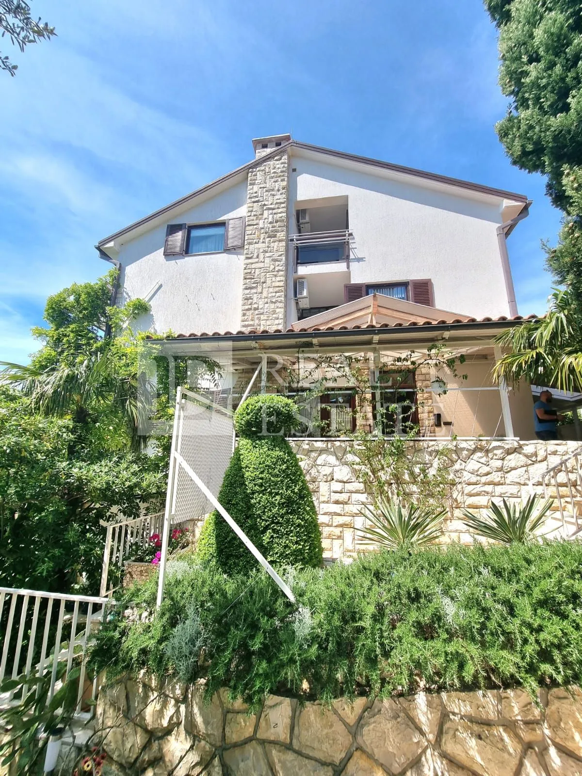dramalj - samostojeća vila 300 metara od mora - slika 24