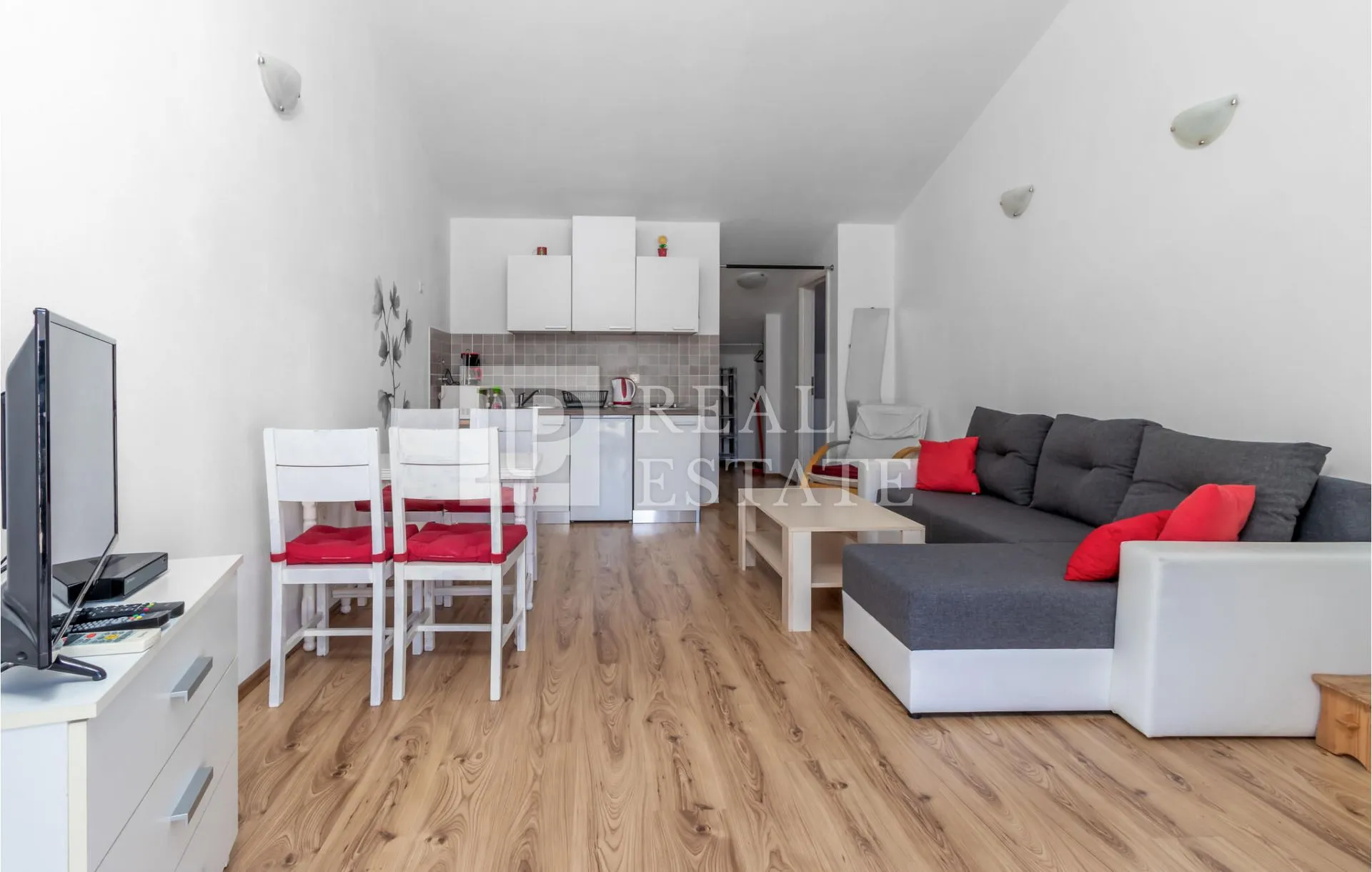 NOVI VINODOLSKI - stan 3S+DB na mirnoj lokaciji