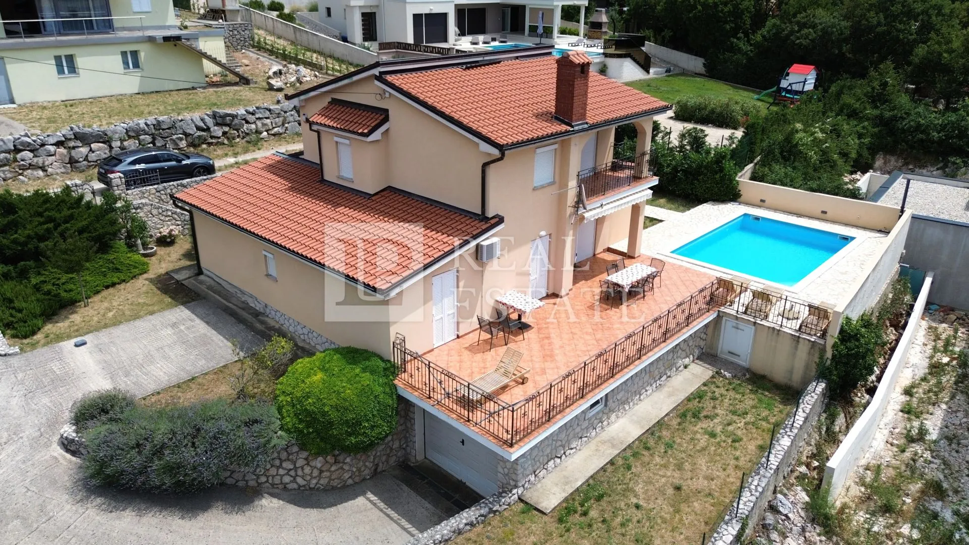 šmrika - samostojeća kuća s bazenom - slika 2