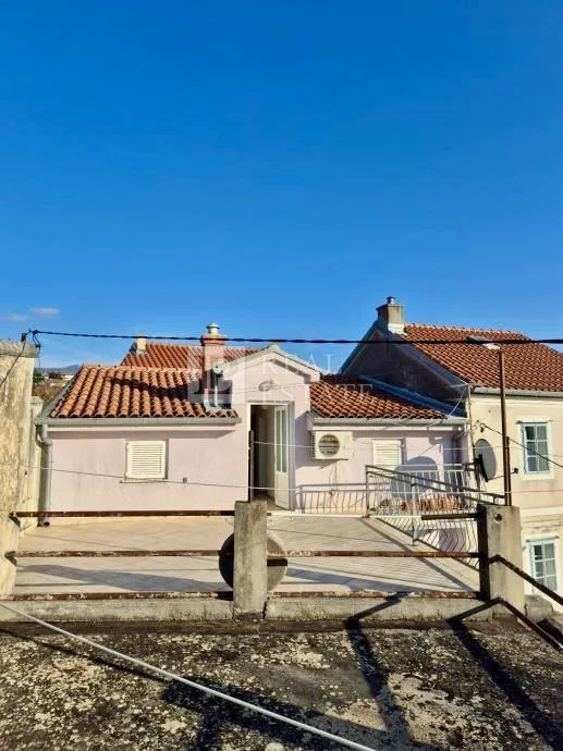 novi vinodolski - kuća na tri etaže s pogledom na more - slika 16