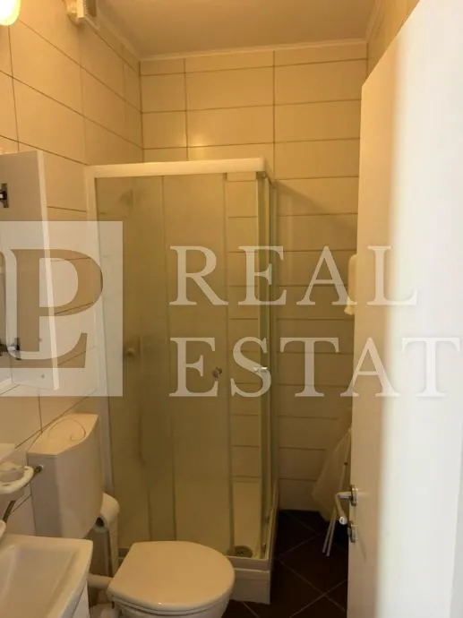 selce - apartmanska kuća u centru, 2.red do mora - slika 8