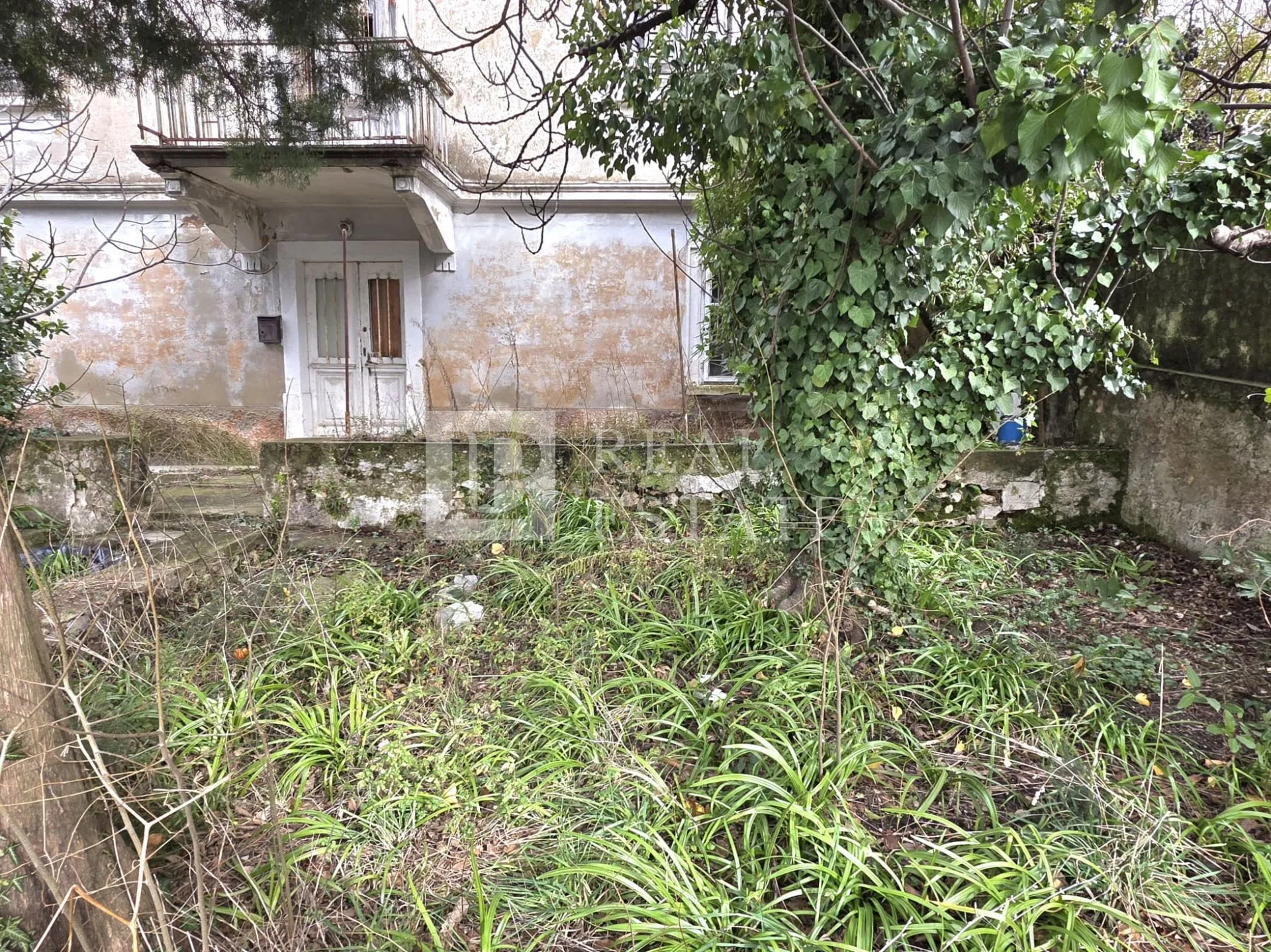 kraljevica - samostojeća kamena kuća s dvorištem - slika 4