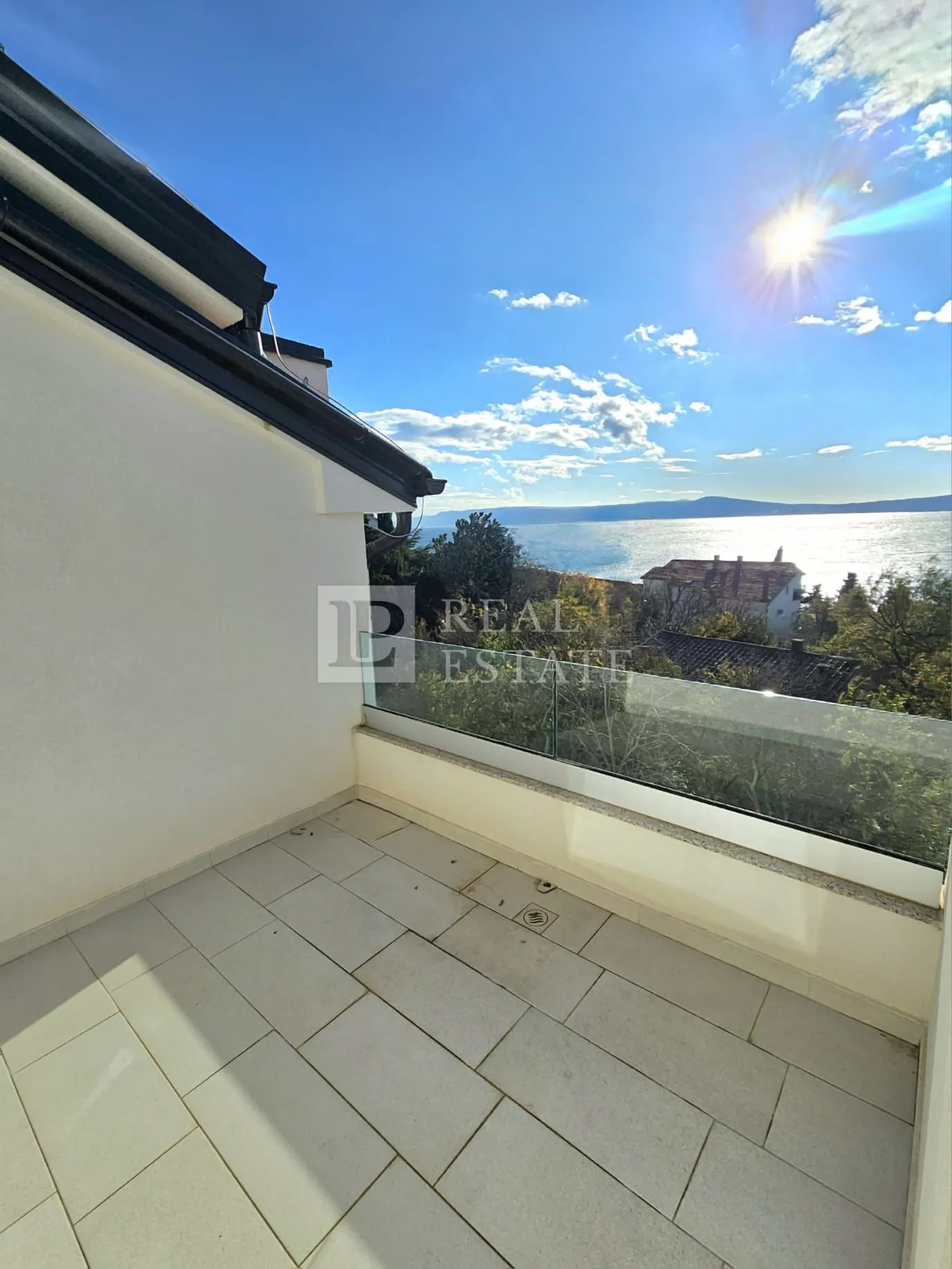 crikvenica - dva stana u novogradnji - slika 8