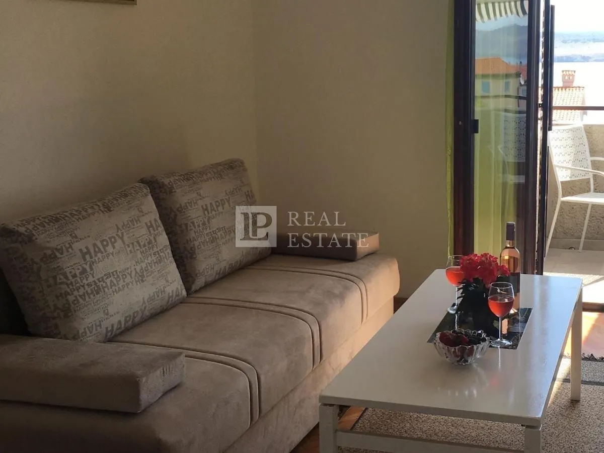 jadranovo - kuća s pet apartmana u blizini mora - slika 4