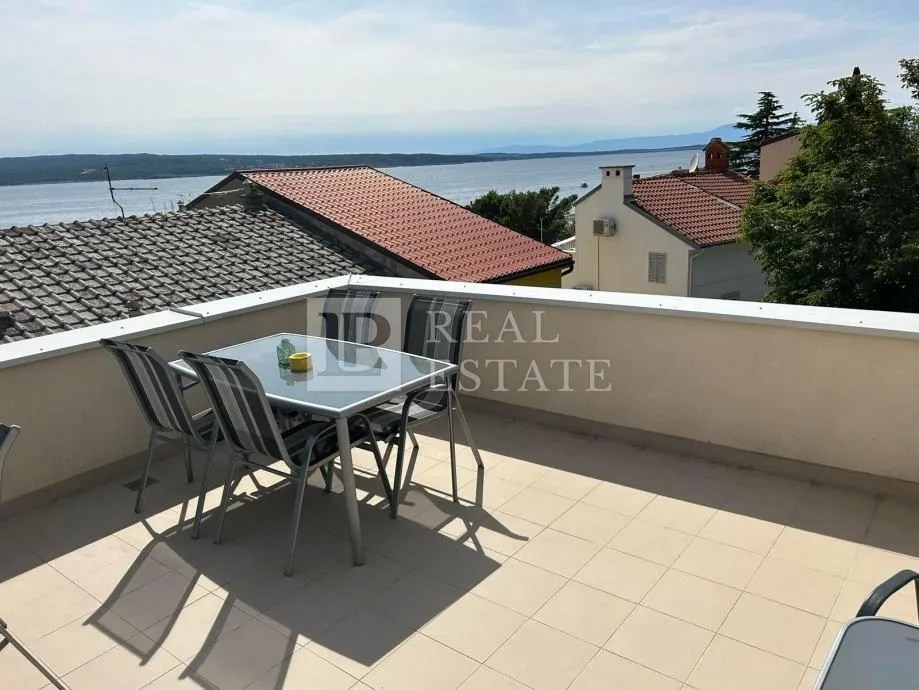 SELCE - apartmanska kuća u centru, 2.red do mora - Selce, Crikvenica