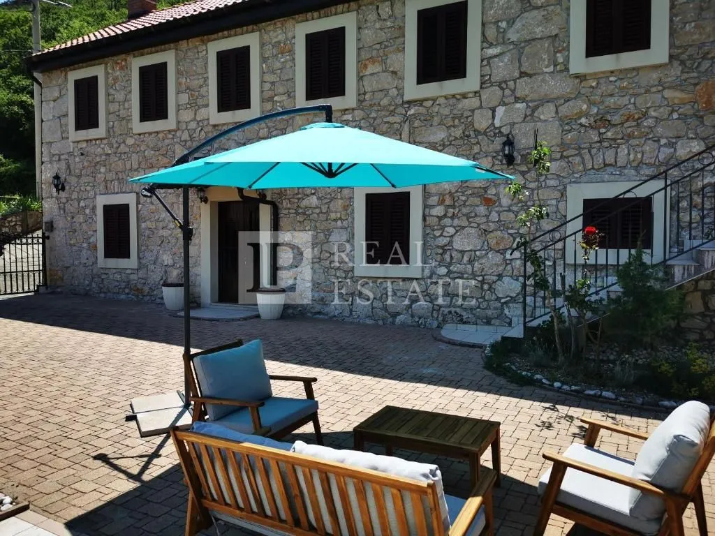 BRIBIR – dvije povezane kuće na mirnoj lokaciji s velikom okućnicom i vrtom - Bribir, Vinodolska općina