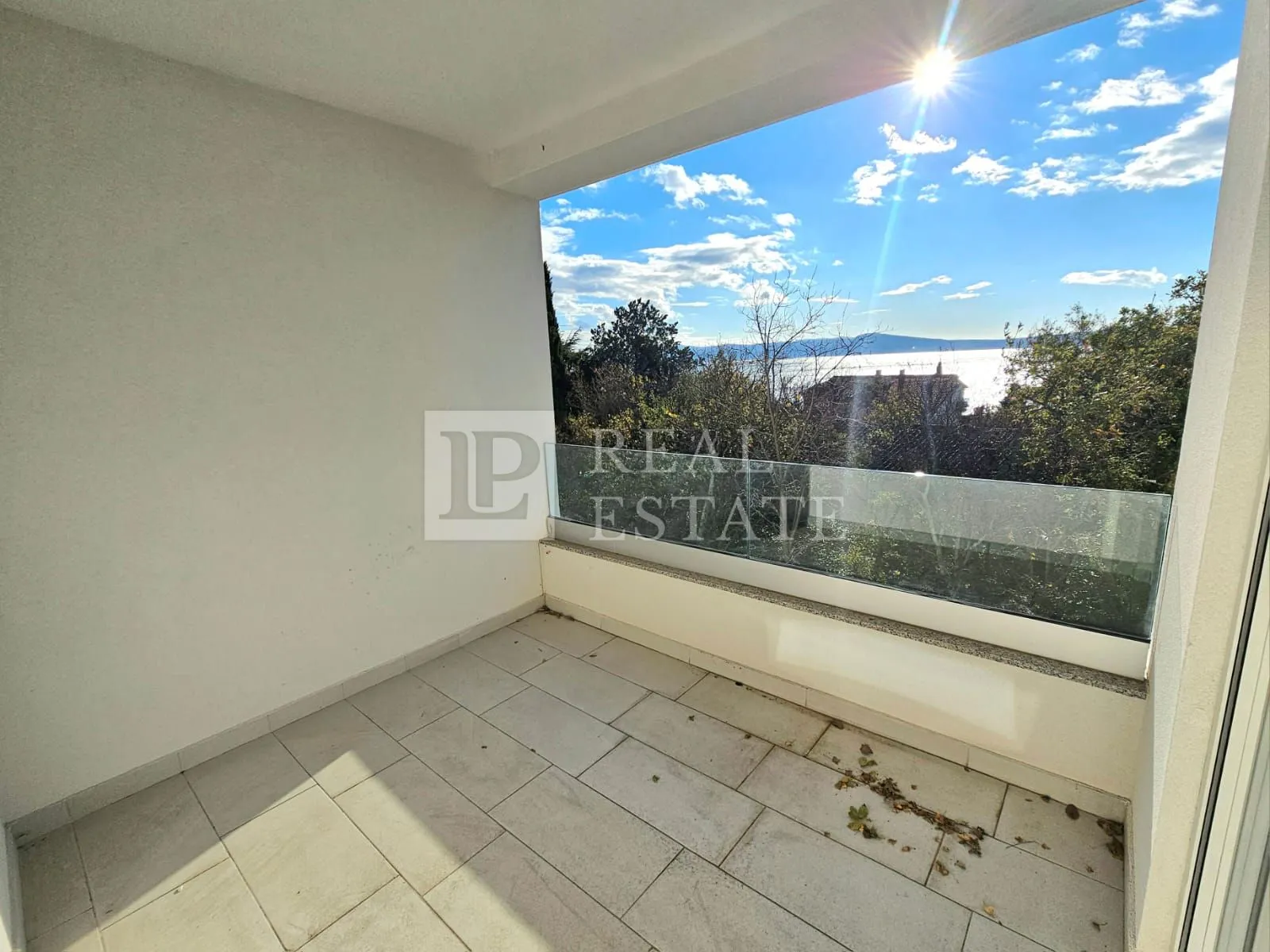 crikvenica - dva stana u novogradnji - slika 16
