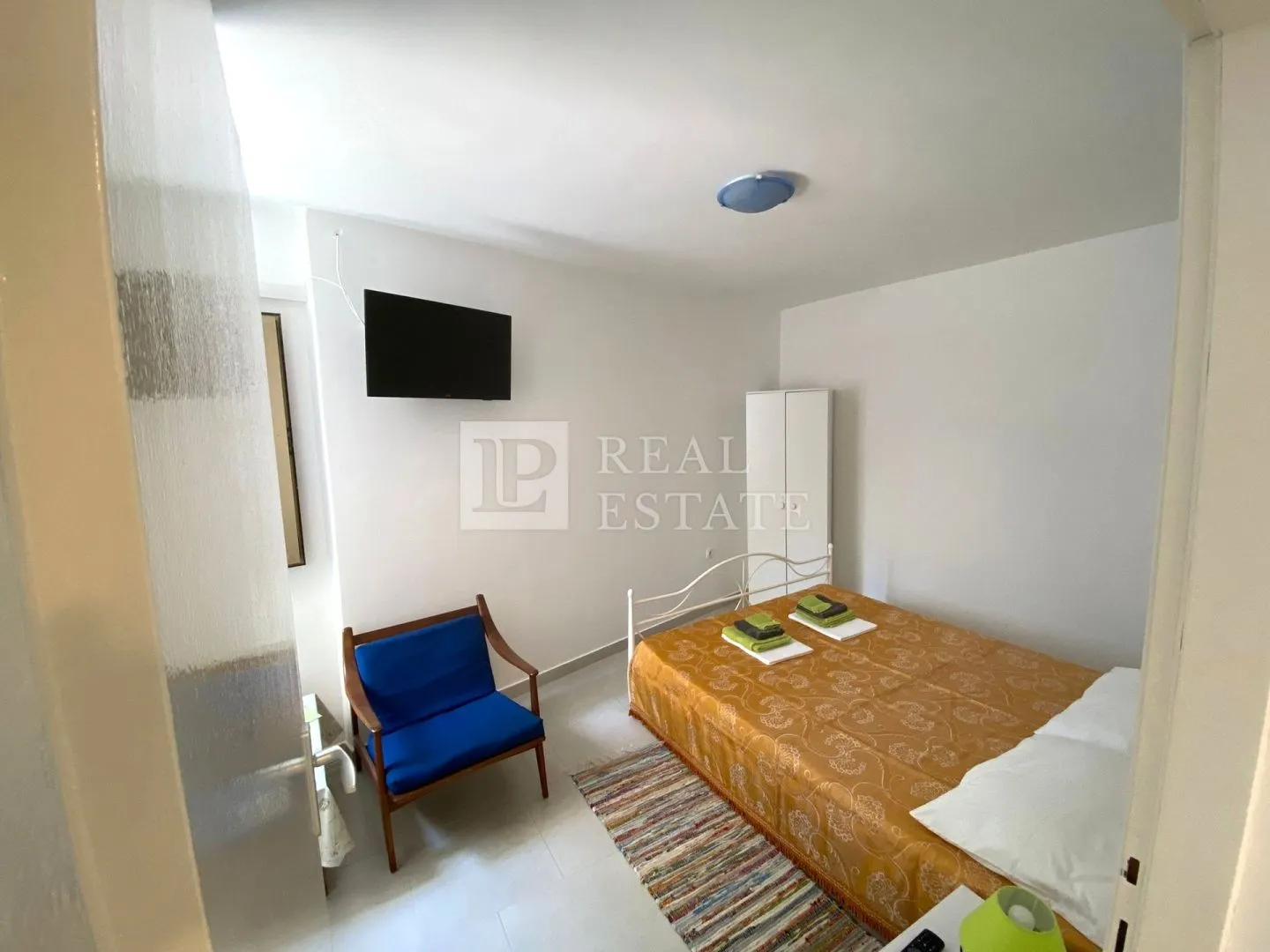 jadranovo - kuća s pet apartmana u blizini mora - slika 20
