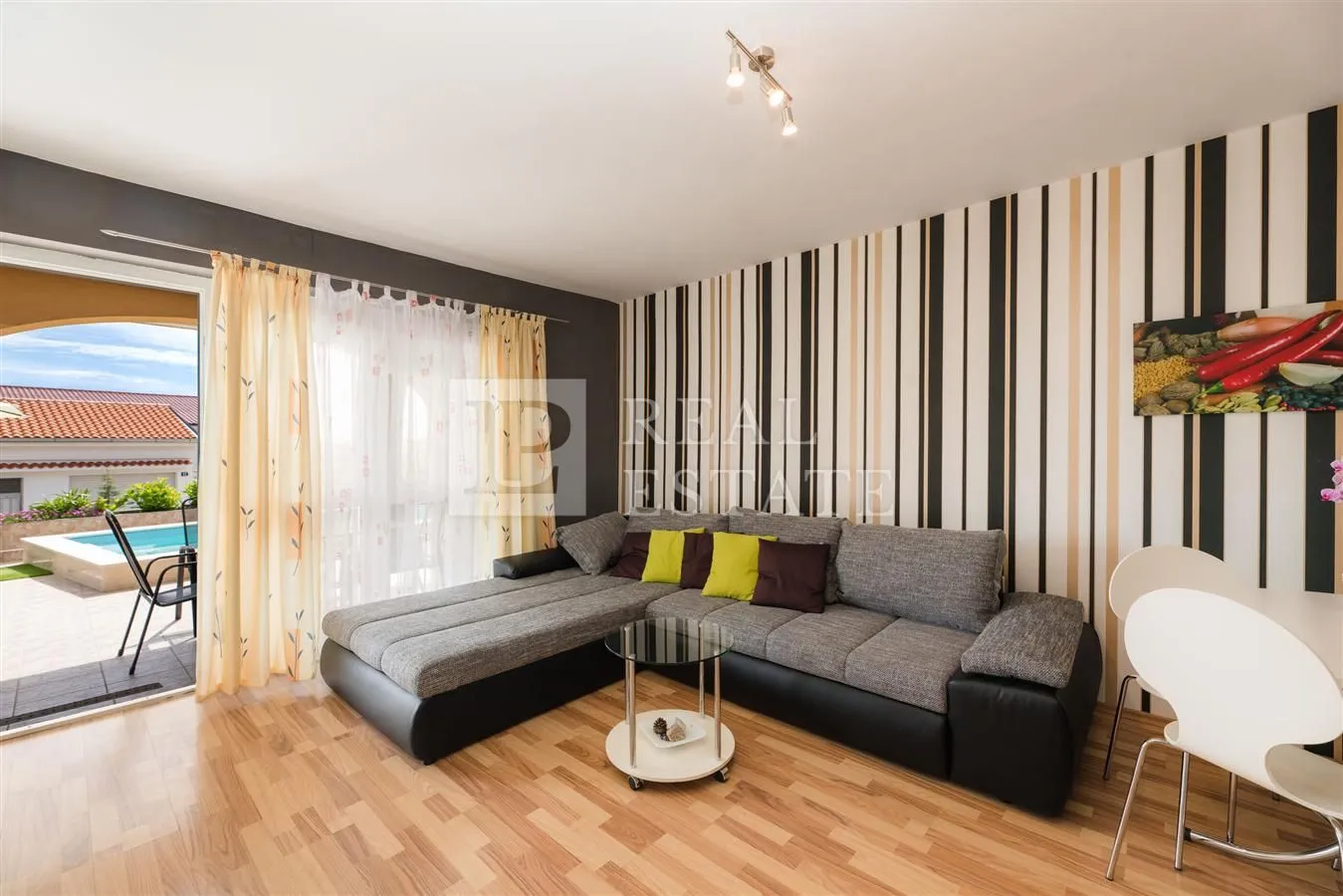 dramalj - apartmanska kuća 200m od mora - slika 4