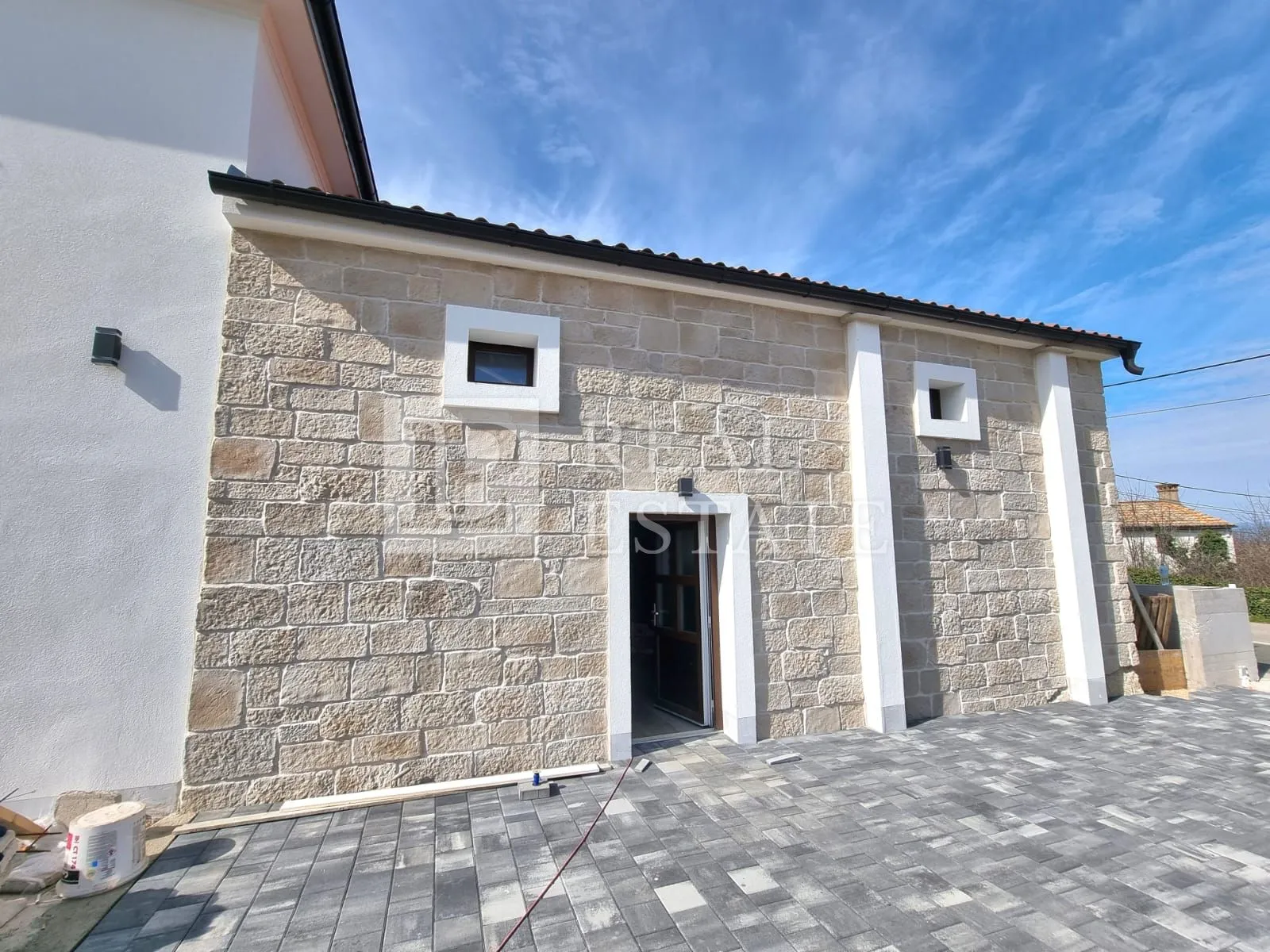 otok krk, dobrinj - autohtona kamena vila s bazenom - slika 5