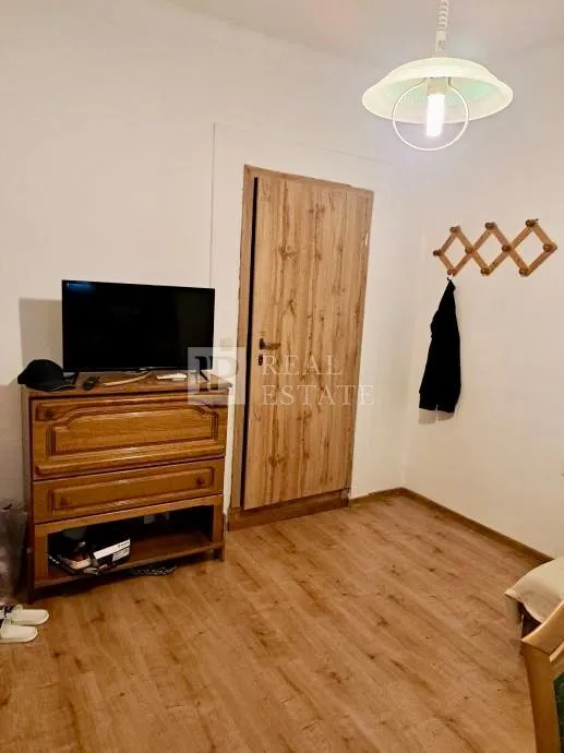 novi vinodolski - dva stana 100 m od mora - slika 15