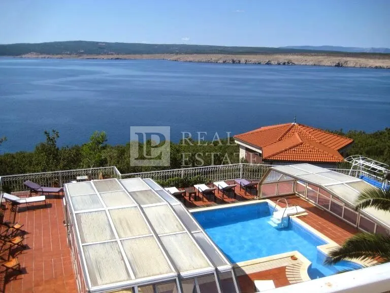 jadranovo - apartmanska vila s bazenom u prvom redu do mora - slika 5